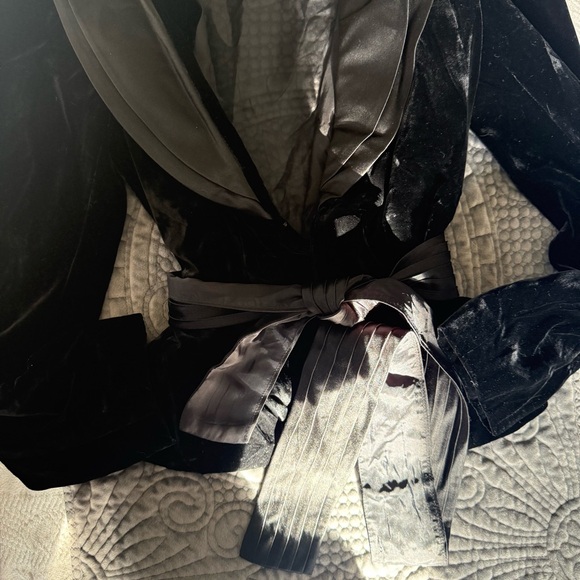 Kay Unger Black Velvet Blazer - Picture 3 of 9